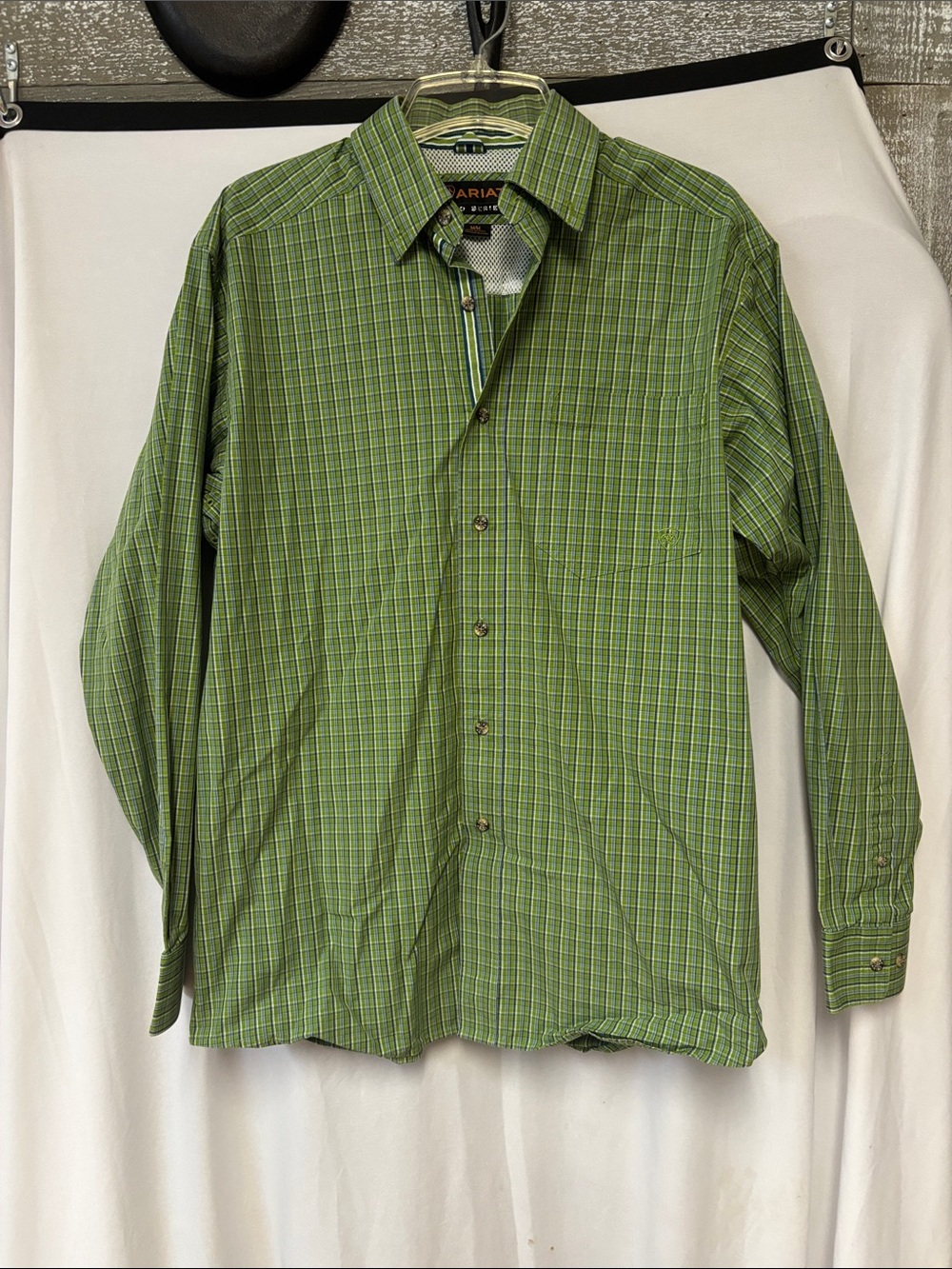 Ariat Men's Green Plaid Long-Sleeve Button-Down Shirt